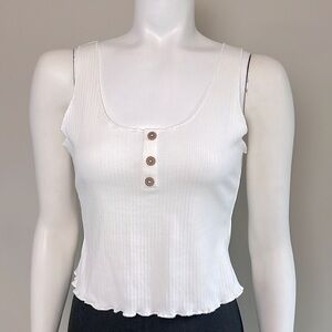 SHEIN • White Crop Tank